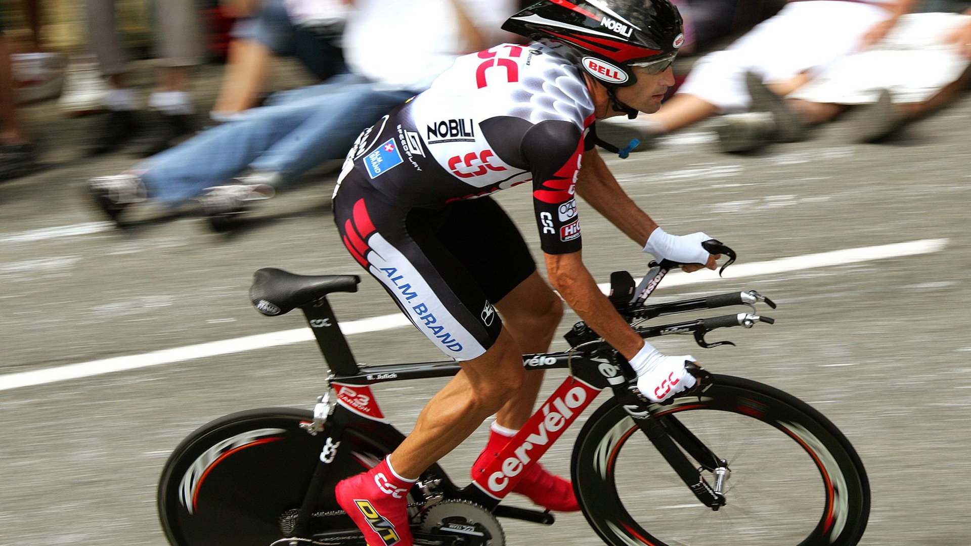 鹰击长空,詹姆斯关键一击助老鹰压制广厦